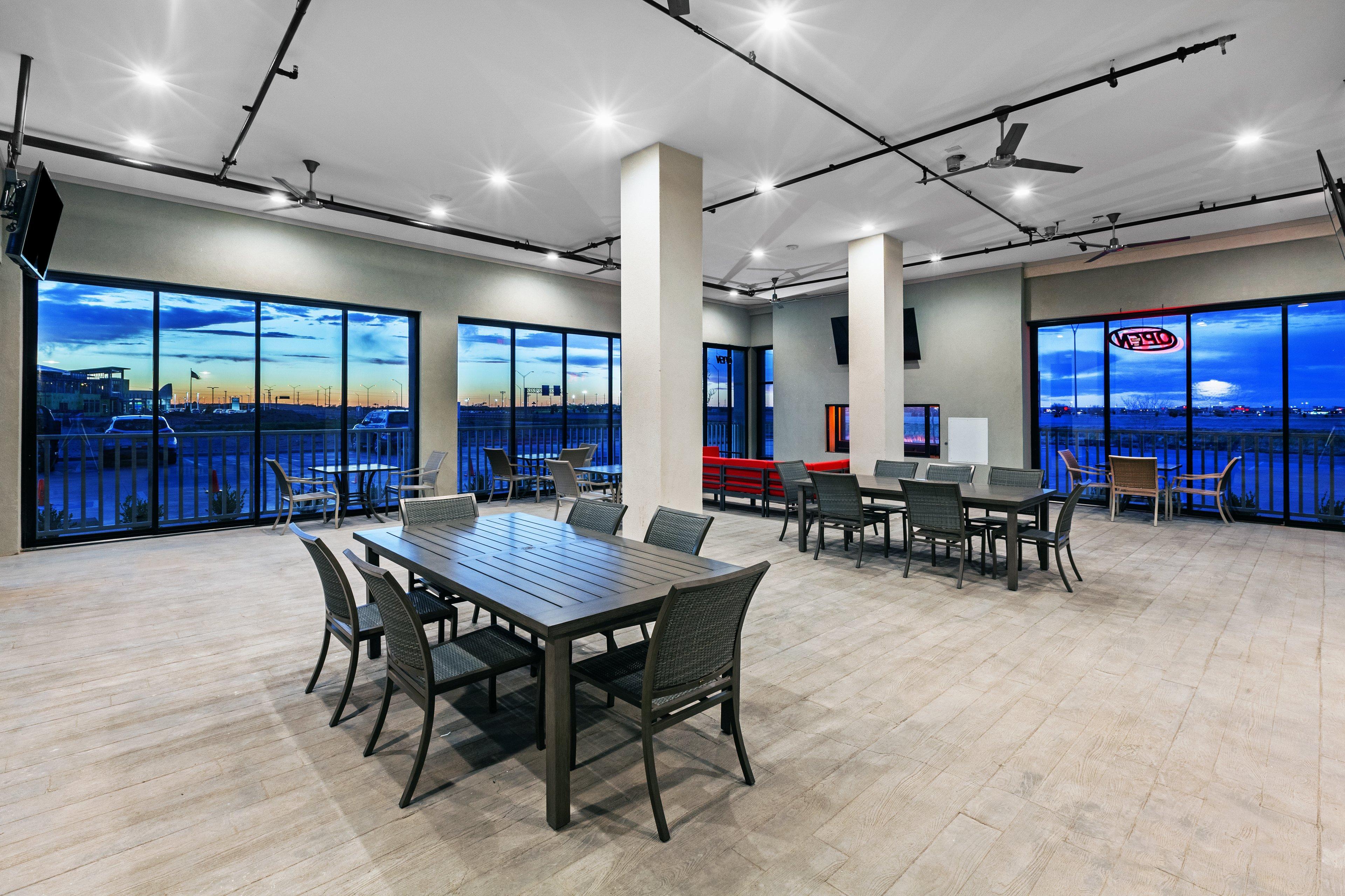 Holiday Inn Lubbock South By Ihg Ngoại thất bức ảnh